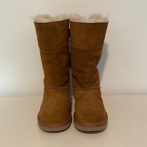 Koolaburra by Ugg **brand new** tall chestnut tie back faux fur boots. Size 9.